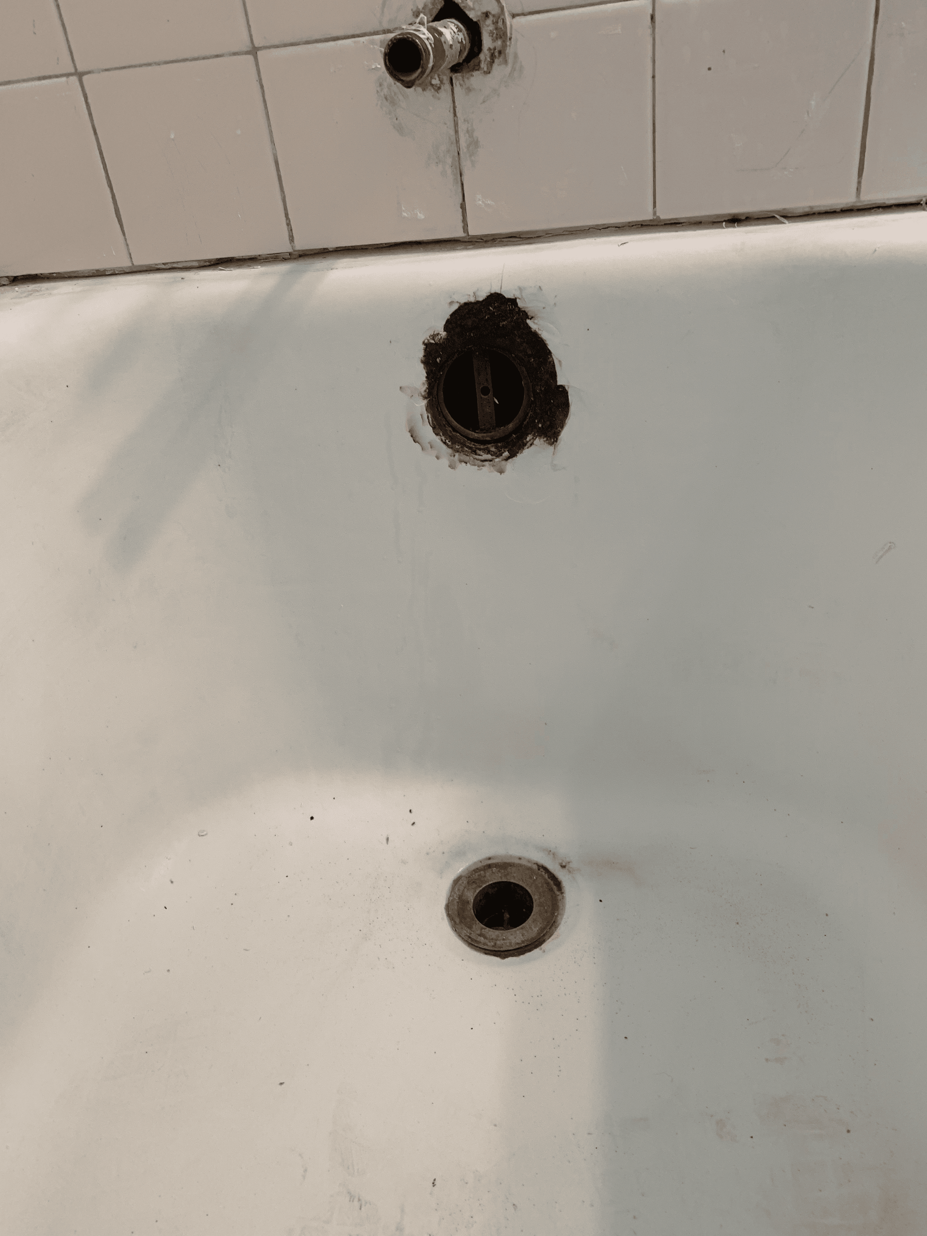 When Is Bathtub Refinishing Not the Right Choice?